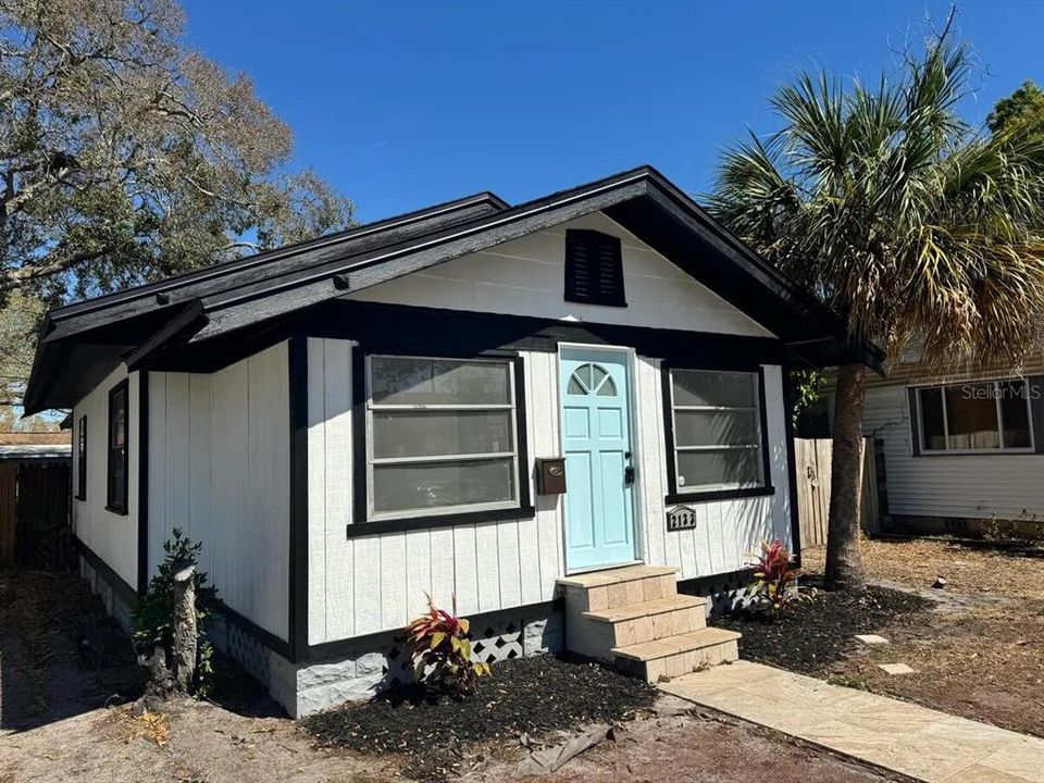 For Sale: $299,000 (3 beds, 1 baths, 1120 Square Feet)