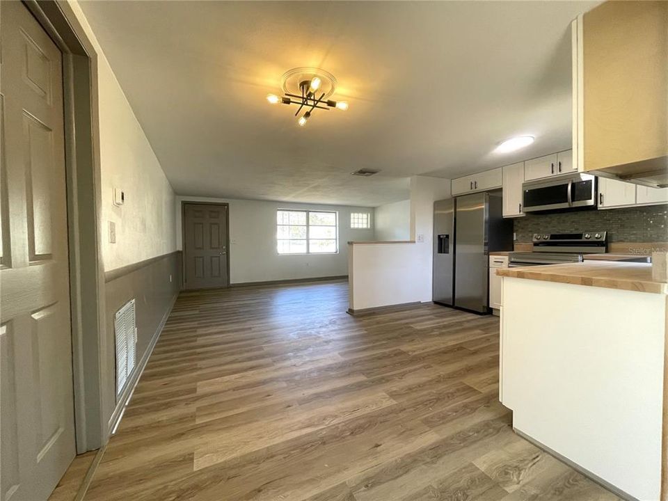 Kitchen dining area approximately 7' by 9'