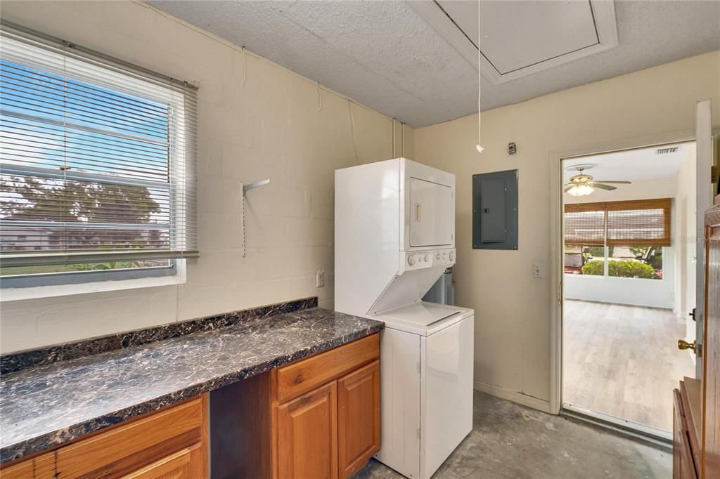 For Sale: $148,000 (2 beds, 2 baths, 984 Square Feet)