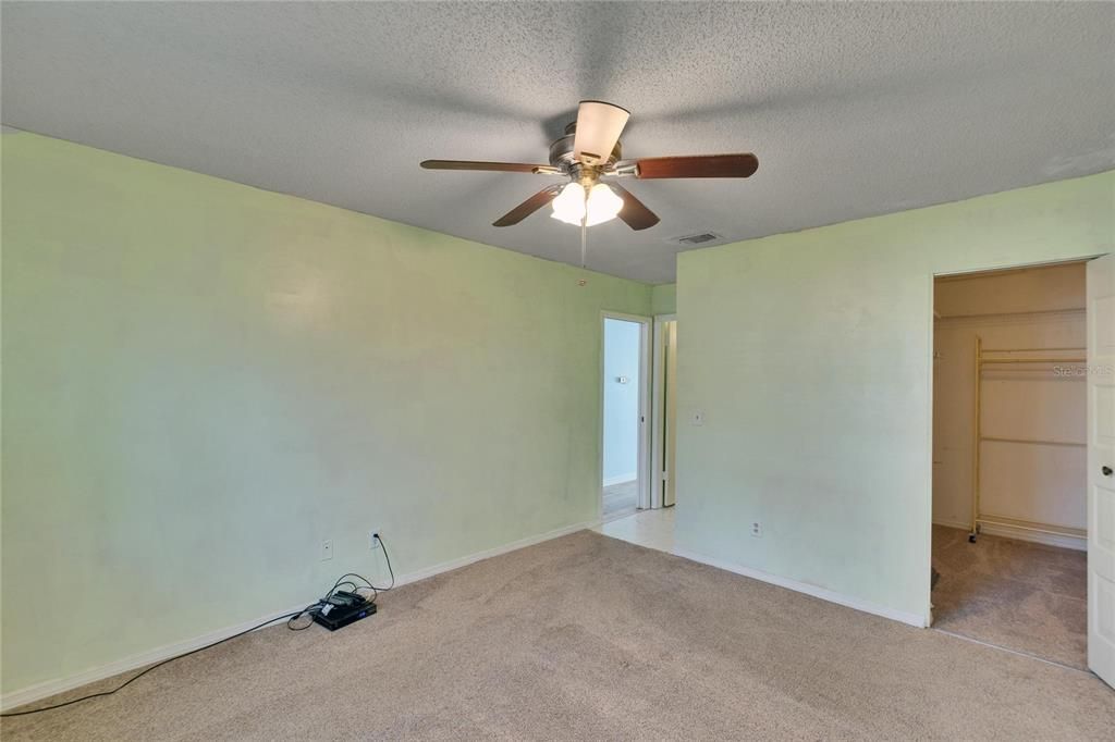 For Sale: $148,000 (2 beds, 2 baths, 984 Square Feet)