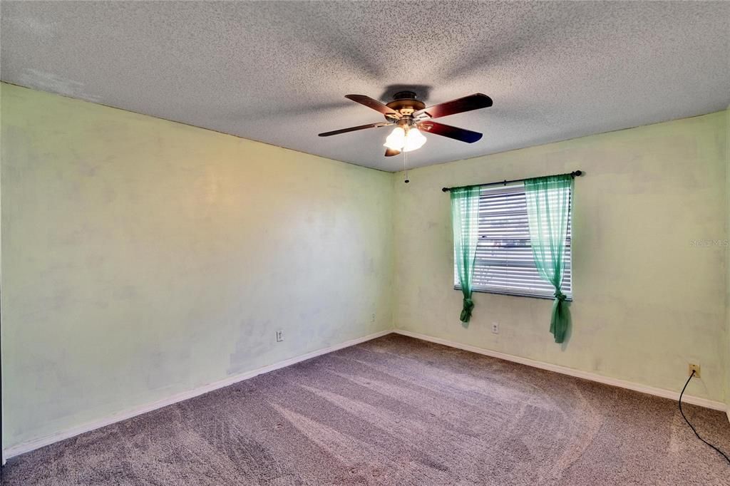 For Sale: $148,000 (2 beds, 2 baths, 984 Square Feet)