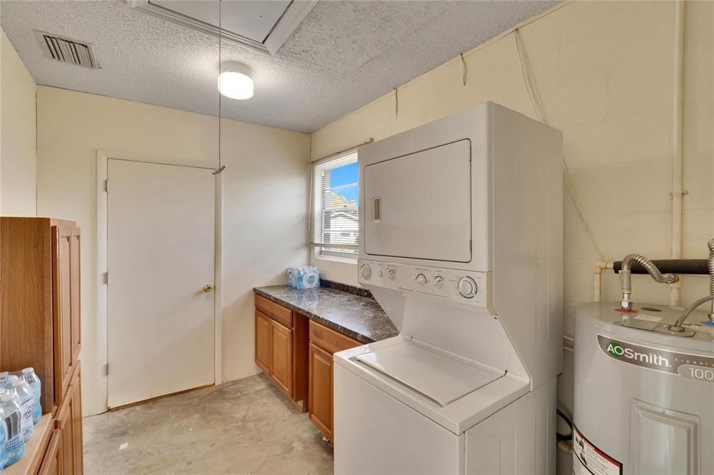 For Sale: $148,000 (2 beds, 2 baths, 984 Square Feet)