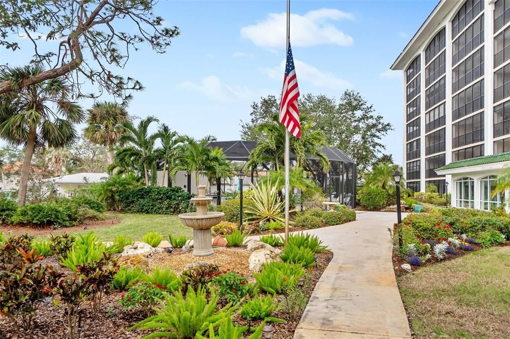 View from the community onto Venice Avenue.