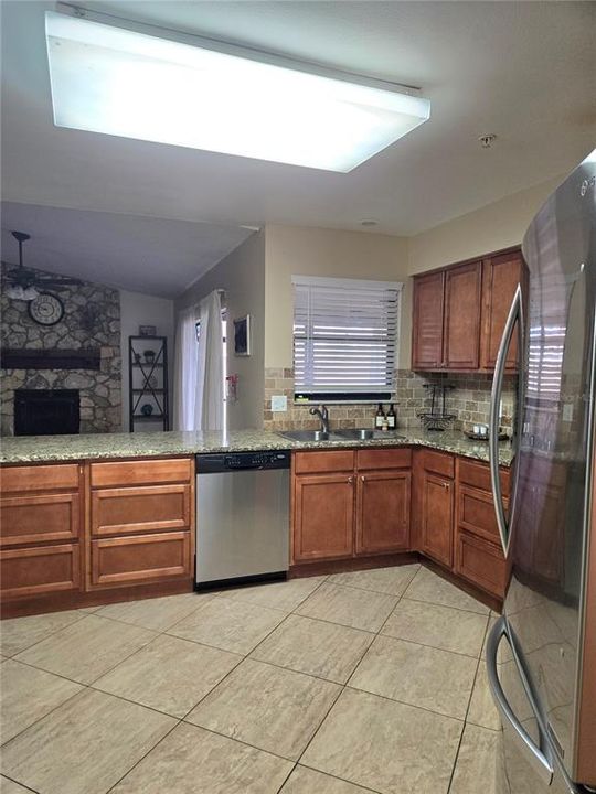 For Rent: $2,950 (4 beds, 2 baths, 2469 Square Feet)