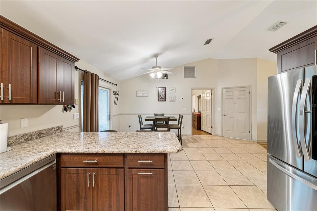 For Sale: $389,000 (3 beds, 2 baths, 1578 Square Feet)