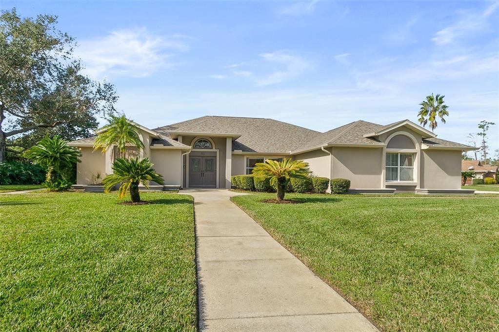 Large Front Yard & Walkway