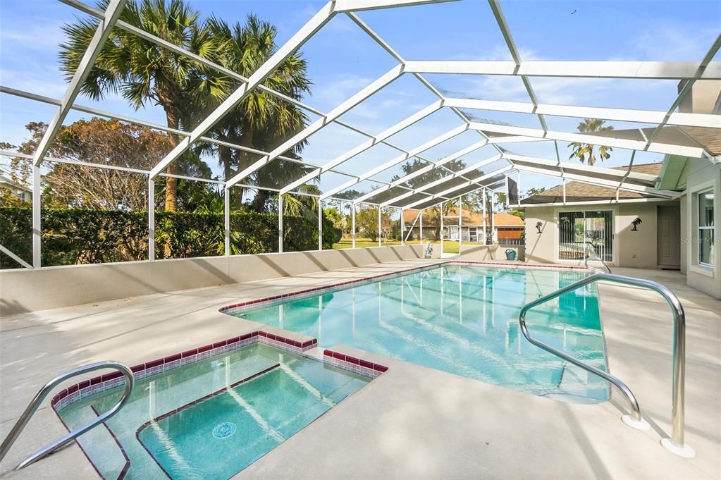 Pool with Electric Heated Jacuzzi