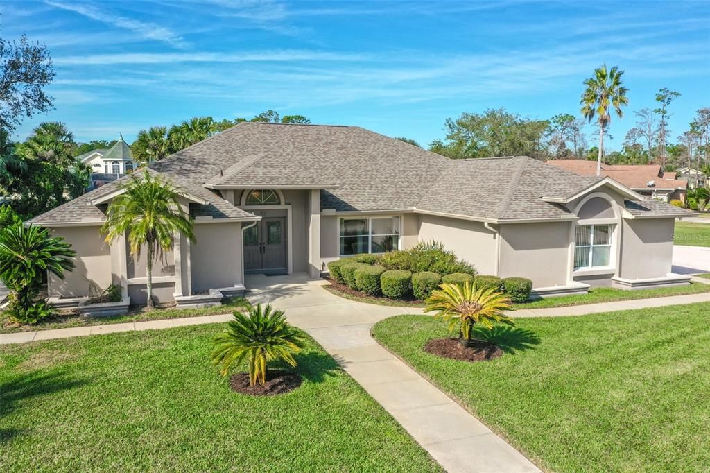 Front Yard w/Mature and Manicured Landscaping