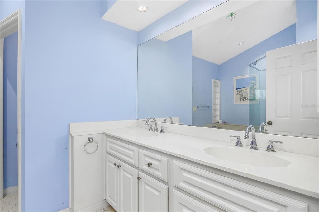 Activo con contrato: $799,000 (2 camas, 2 baños, 2084 Pies cuadrados)