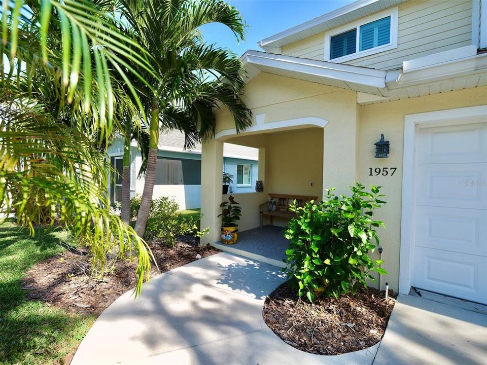 For Sale: $560,000 (3 beds, 2 baths, 1932 Square Feet)