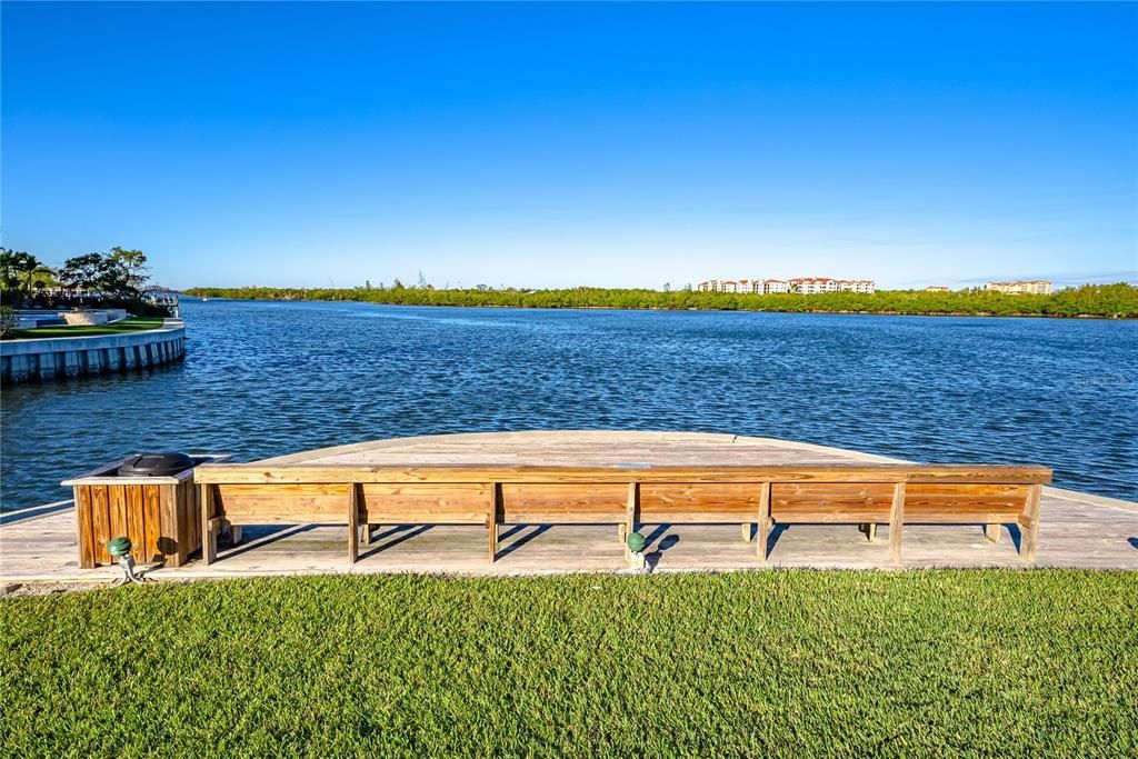 Fishing dock