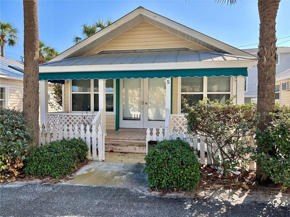 822 Gulf Blvd, Unit 5, Indian Rocks Beach FL 2 Bed/1 Bath