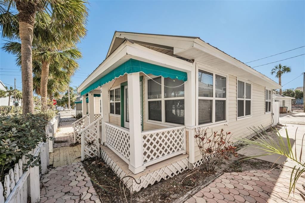 822 Gulf Blvd, Unit 5, Indian Rocks Beach FL - Exterior