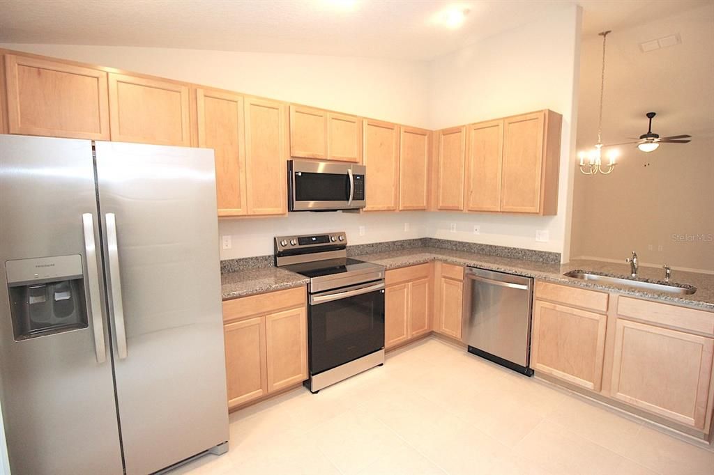 For Rent: $1,700 (3 beds, 2 baths, 1200 Square Feet)