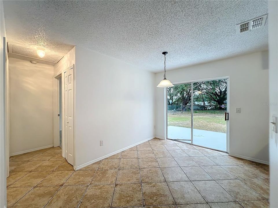 For Sale: $350,000 (3 beds, 2 baths, 1088 Square Feet)