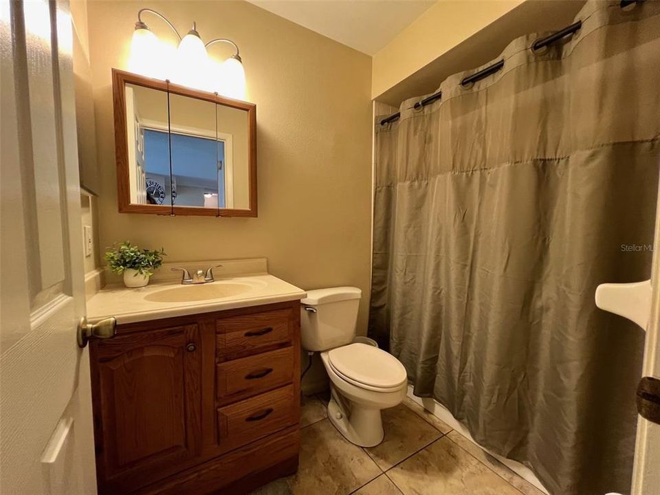 Bathroom 2 with bath tub