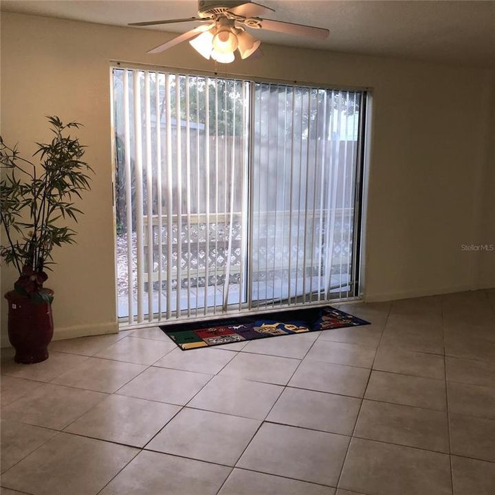 For Rent: $1,400 (1 beds, 1 baths, 850 Square Feet)