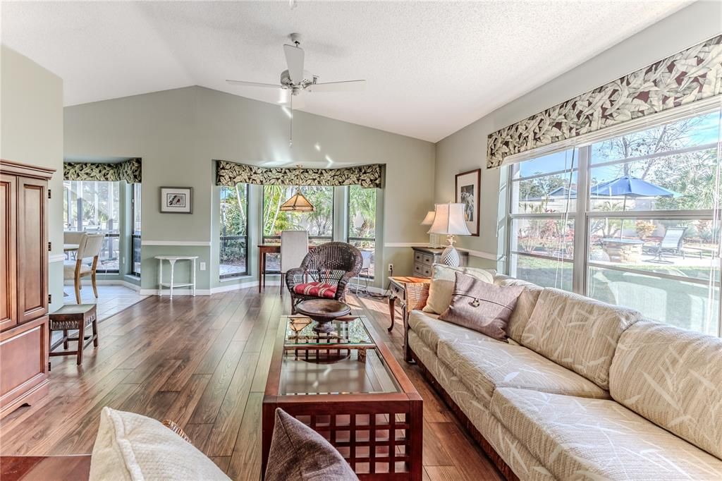 For Sale: $425,000 (2 beds, 2 baths, 2172 Square Feet)