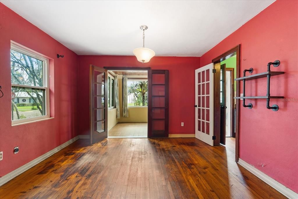 For Sale: $250,000 (3 beds, 1 baths, 1334 Square Feet)