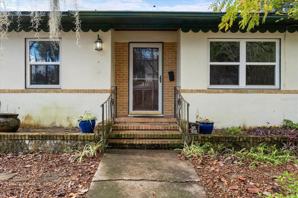 For Sale: $250,000 (3 beds, 1 baths, 1334 Square Feet)