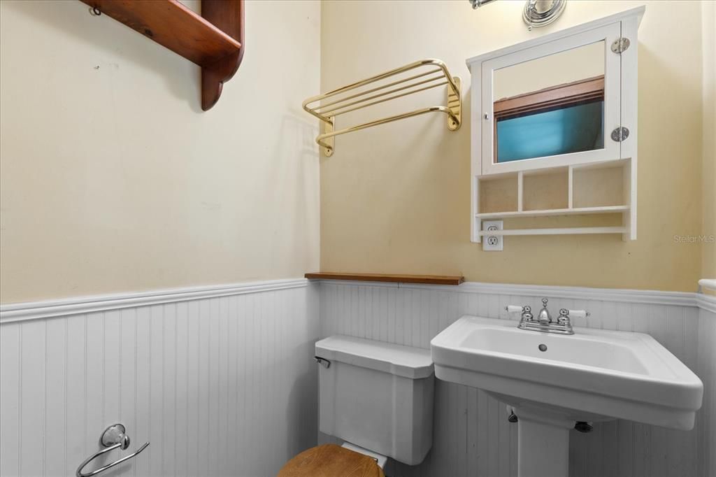 For Sale: $250,000 (3 beds, 1 baths, 1334 Square Feet)