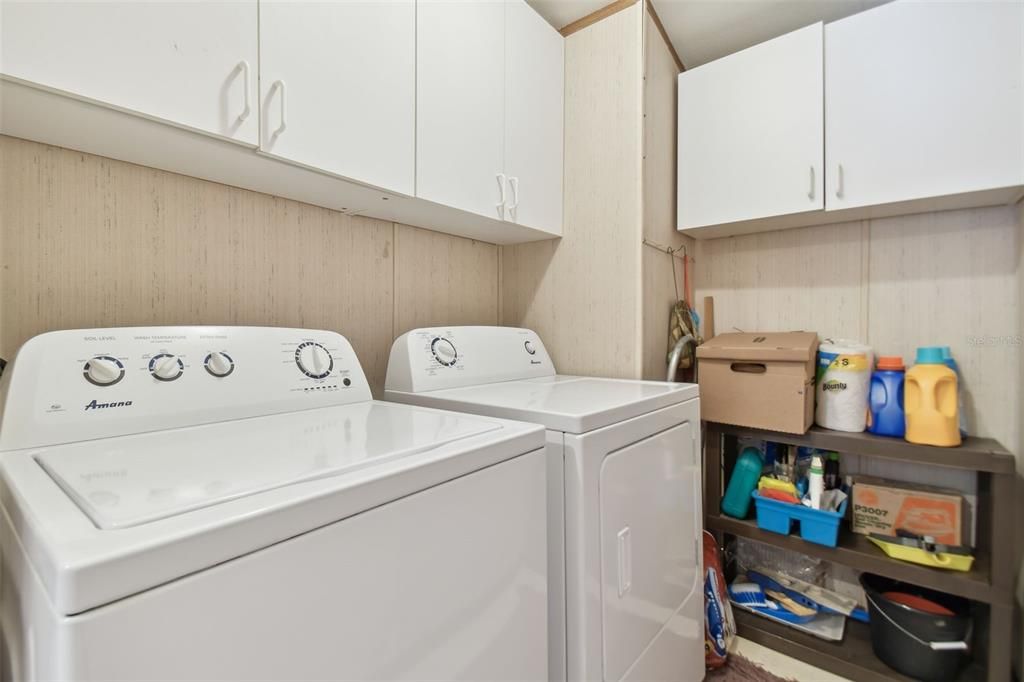 For Sale: $125,000 (2 beds, 2 baths, 924 Square Feet)