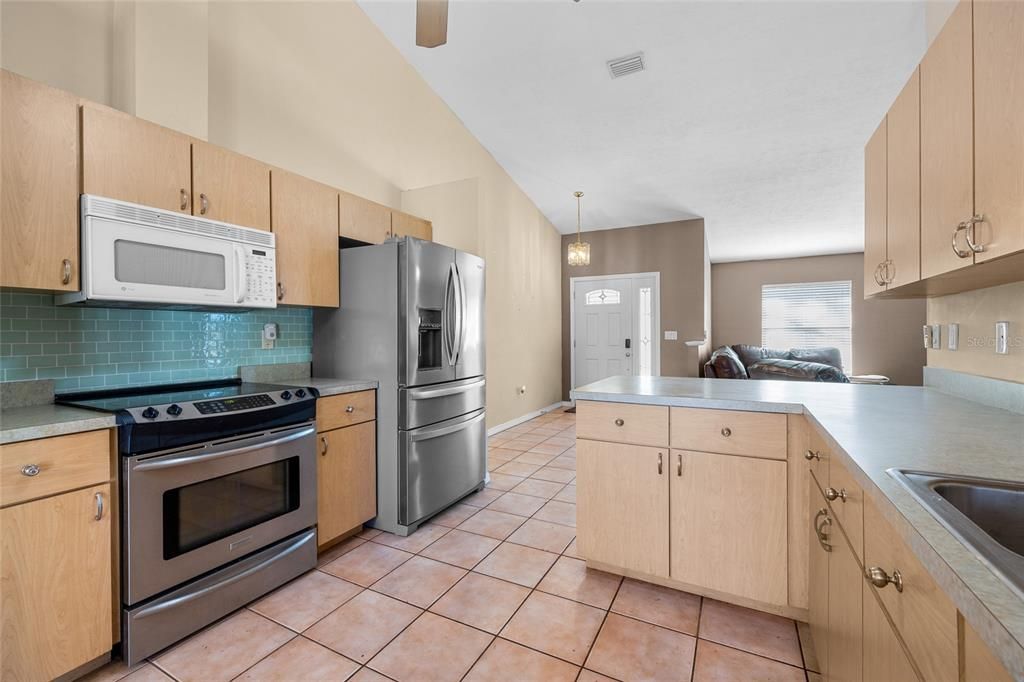 For Sale: $375,000 (3 beds, 2 baths, 1793 Square Feet)