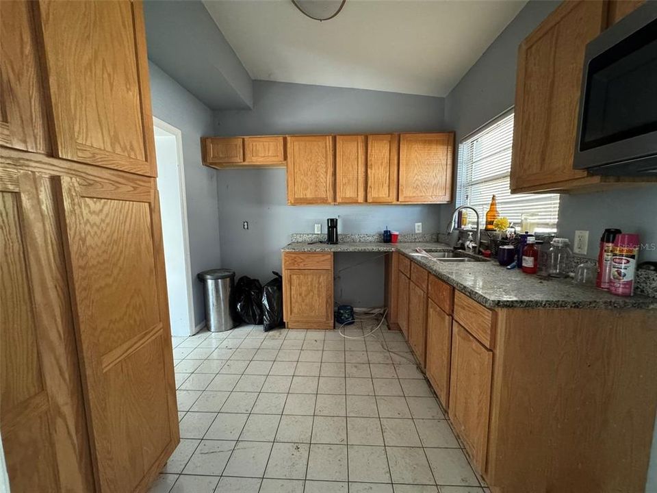 For Sale: $249,999 (3 beds, 1 baths, 1208 Square Feet)