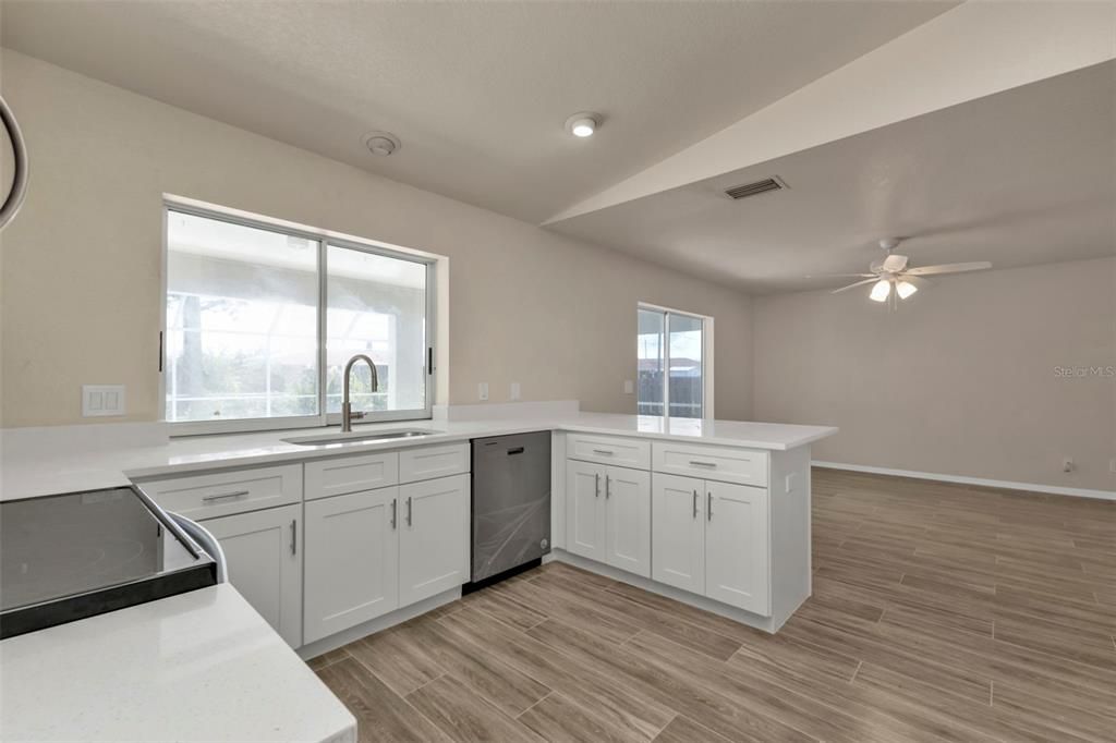 For Sale: $369,900 (3 beds, 2 baths, 1743 Square Feet)