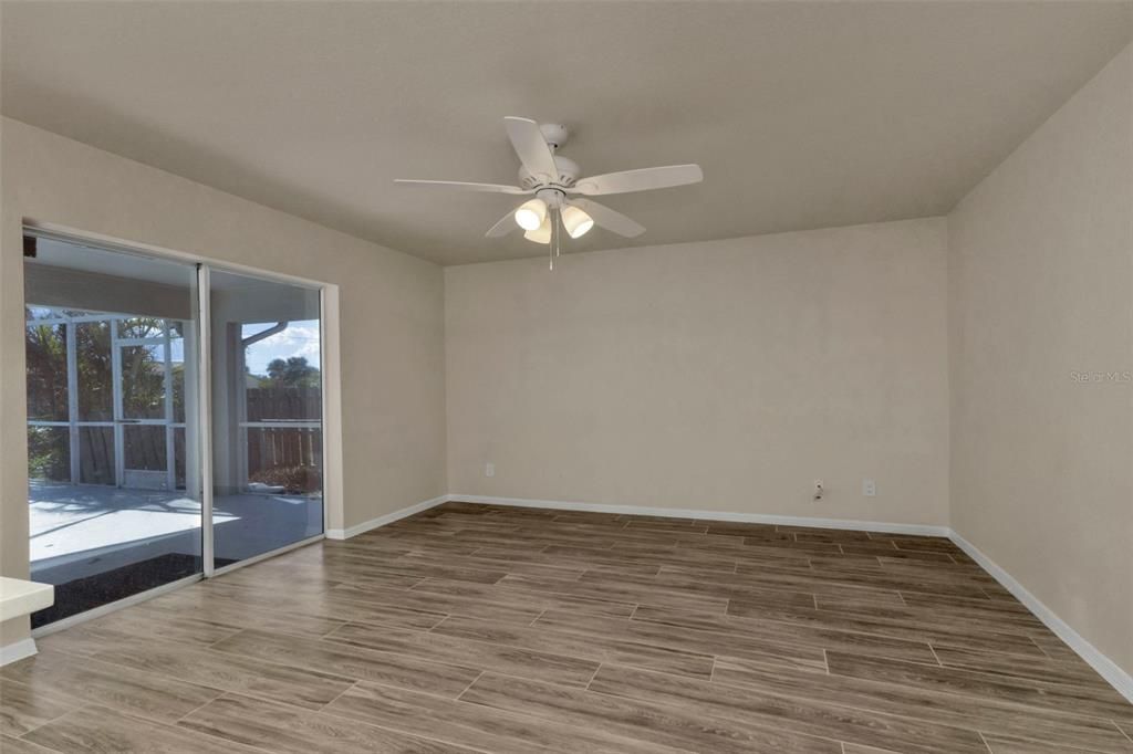 For Sale: $369,900 (3 beds, 2 baths, 1743 Square Feet)