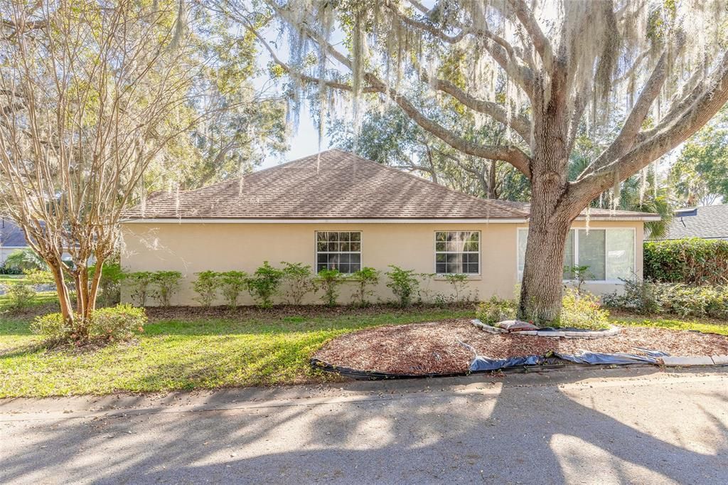 For Sale: $385,000 (3 beds, 2 baths, 2021 Square Feet)