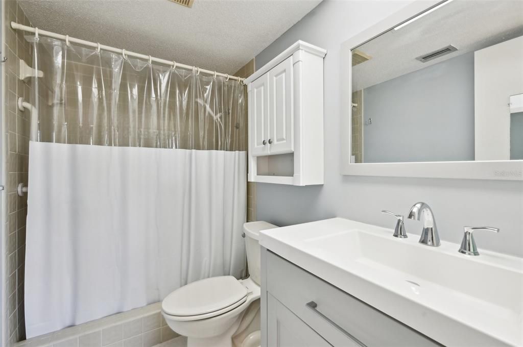 For Sale: $325,000 (2 beds, 2 baths, 1607 Square Feet)