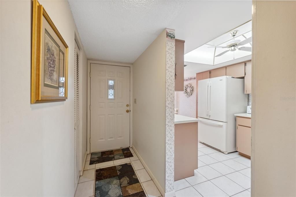 For Sale: $242,500 (2 beds, 2 baths, 1162 Square Feet)