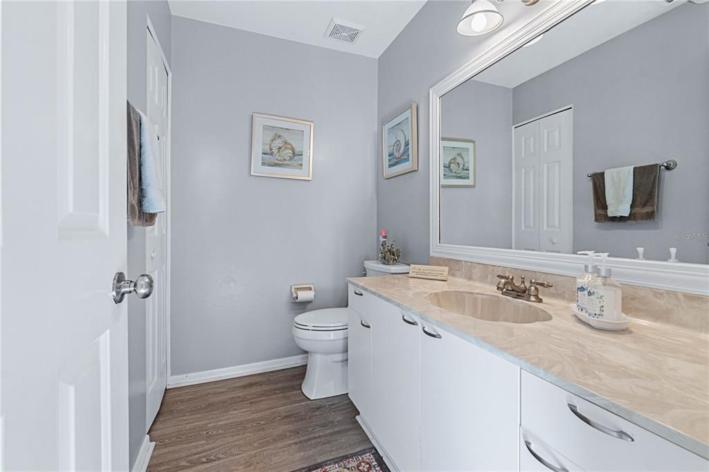 For Sale: $374,900 (2 beds, 2 baths, 2184 Square Feet)