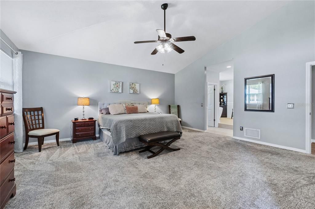 For Sale: $374,900 (2 beds, 2 baths, 2184 Square Feet)