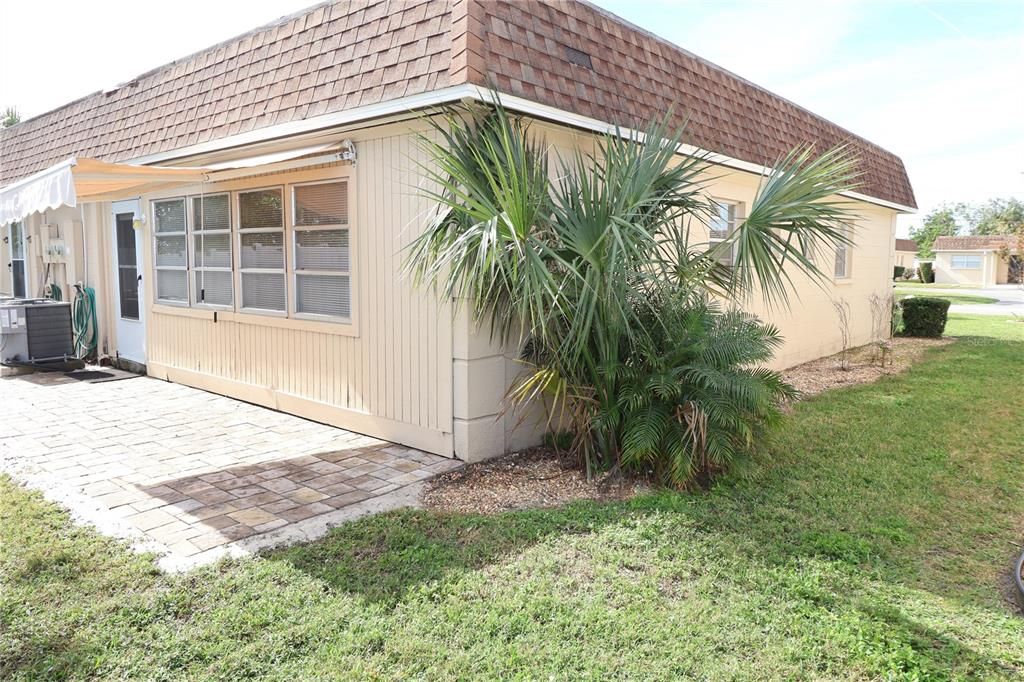 For Sale: $165,000 (2 beds, 2 baths, 1080 Square Feet)