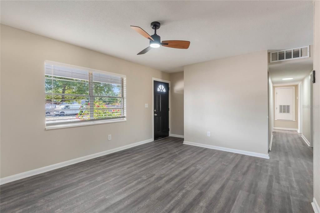 For Sale: $274,900 (3 beds, 2 baths, 1350 Square Feet)