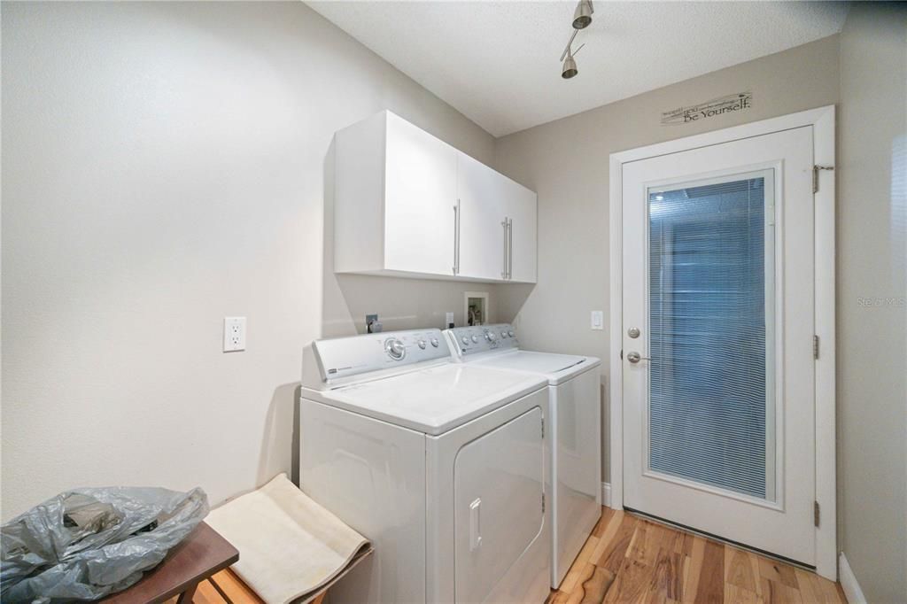 For Sale: $280,000 (2 beds, 2 baths, 1291 Square Feet)