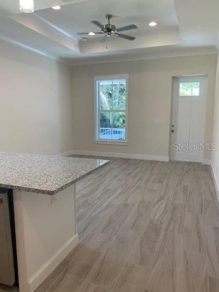 For Rent: $1,800 (2 beds, 1 baths, 900 Square Feet)