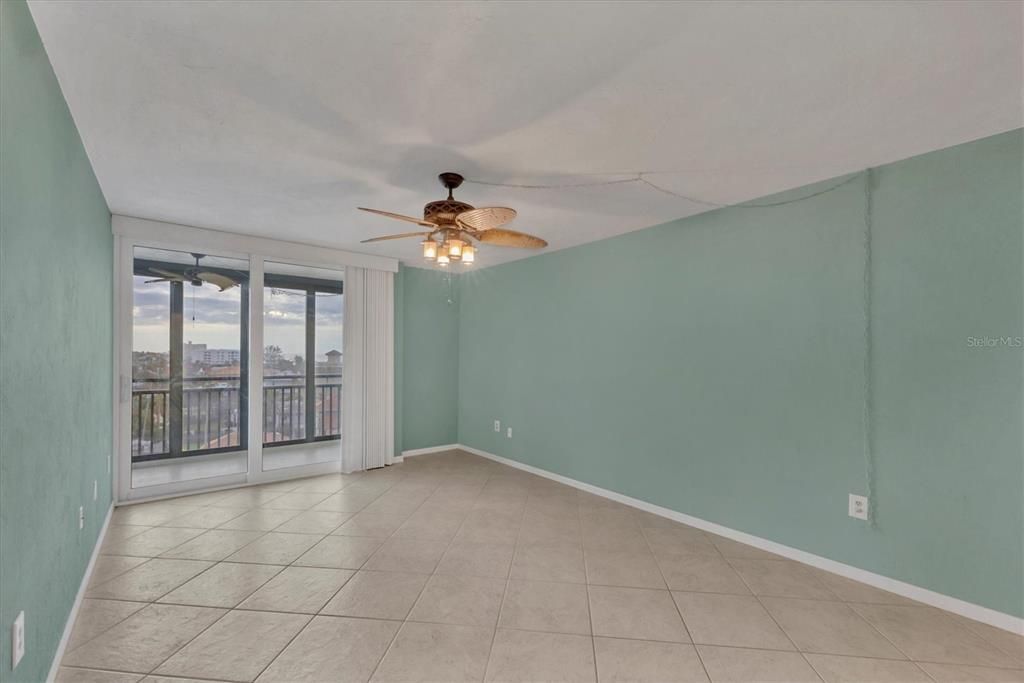 For Sale: $650,000 (2 beds, 2 baths, 1284 Square Feet)