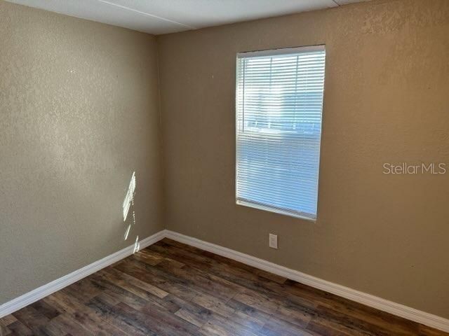 For Sale: $129,900 (2 beds, 1 baths, 754 Square Feet)