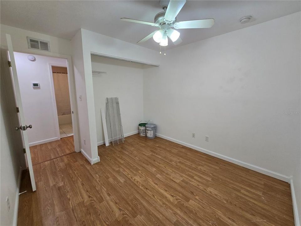 For Sale: $190,000 (3 beds, 1 baths, 1144 Square Feet)