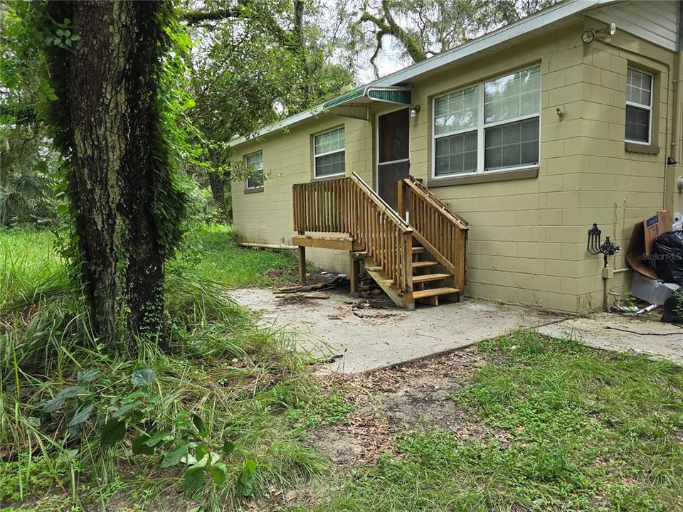 For Sale: $190,000 (3 beds, 1 baths, 1144 Square Feet)