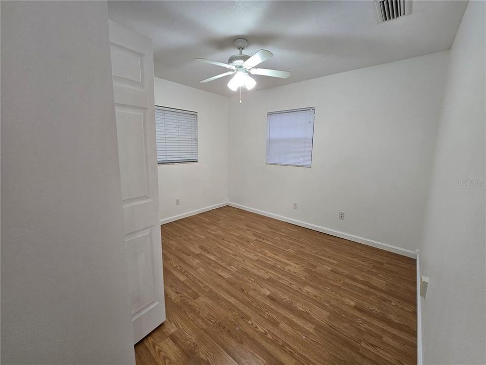 For Sale: $190,000 (3 beds, 1 baths, 1144 Square Feet)