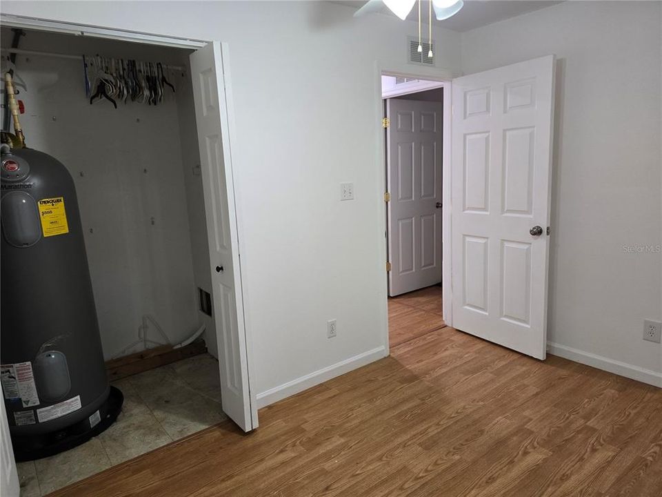 For Sale: $190,000 (3 beds, 1 baths, 1144 Square Feet)