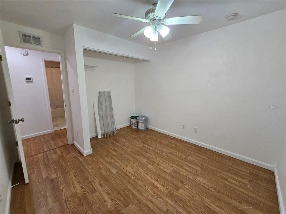 For Sale: $190,000 (3 beds, 1 baths, 1144 Square Feet)