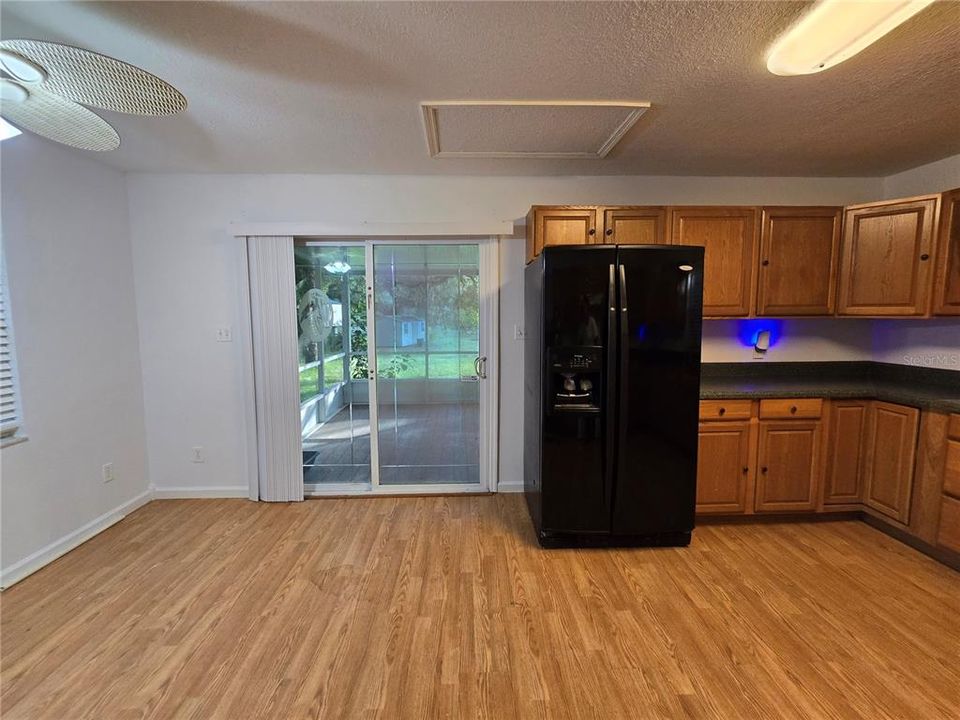 For Sale: $190,000 (3 beds, 1 baths, 1144 Square Feet)