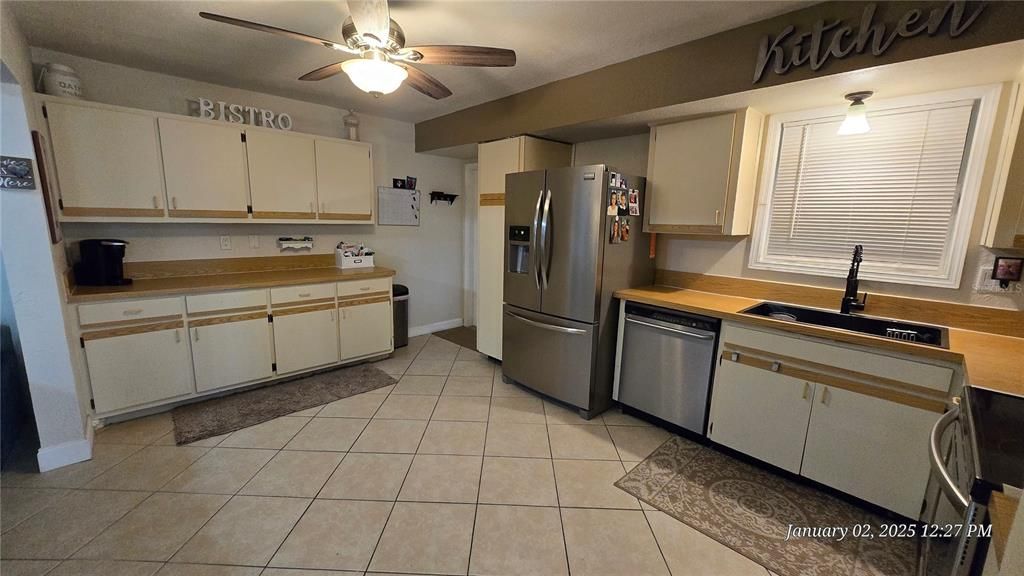 For Sale: $295,000 (4 beds, 2 baths, 1579 Square Feet)