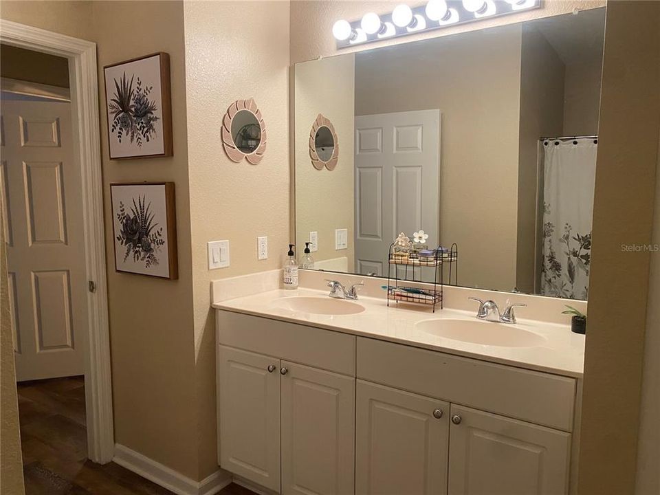 Dual sinks and you will not find a unit as clean and move in ready as this one.