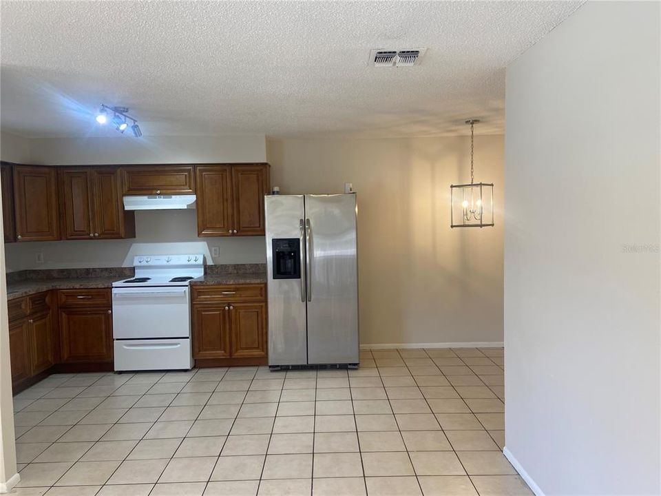 For Rent: $1,950 (3 beds, 2 baths, 1032 Square Feet)